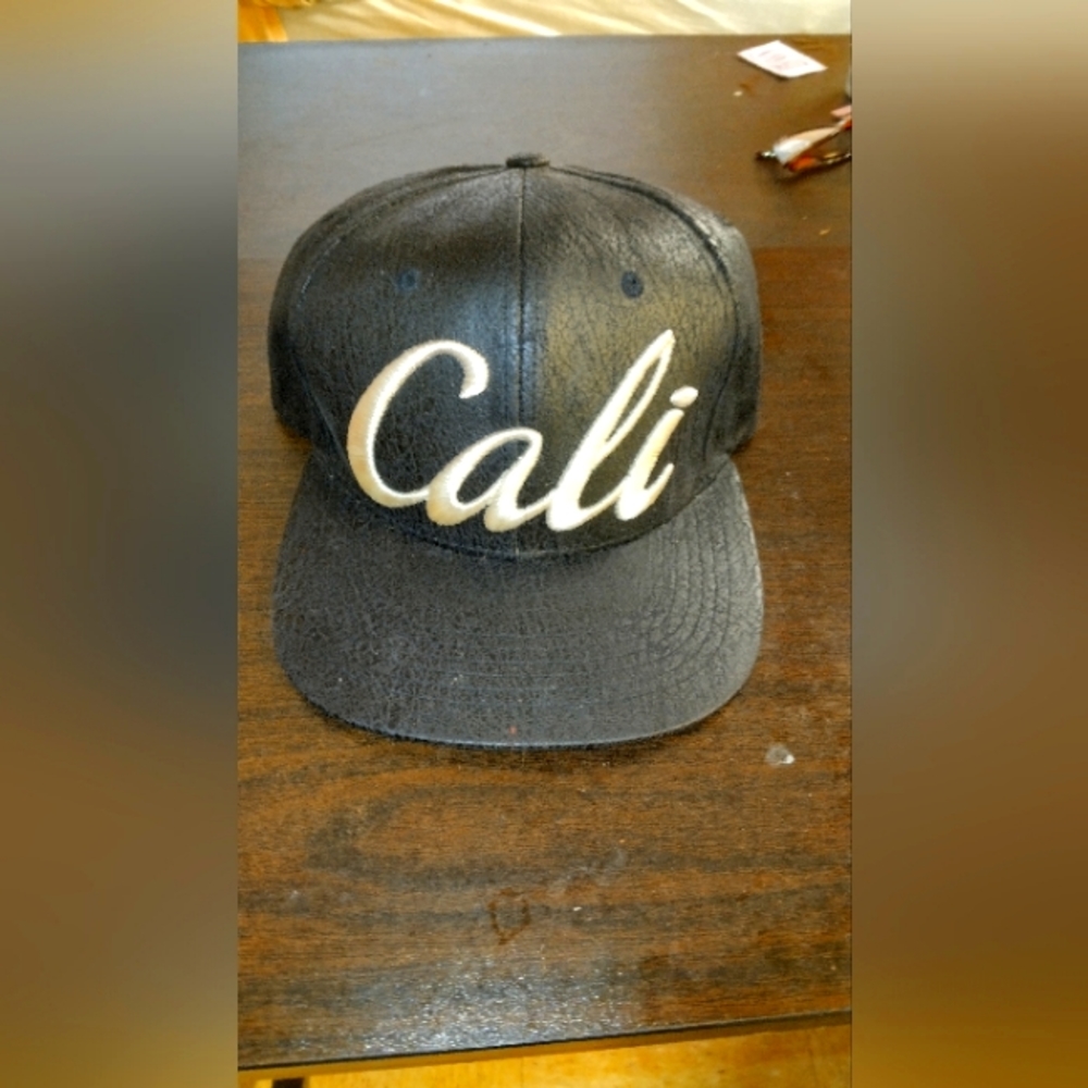 Black CALI snapback hat